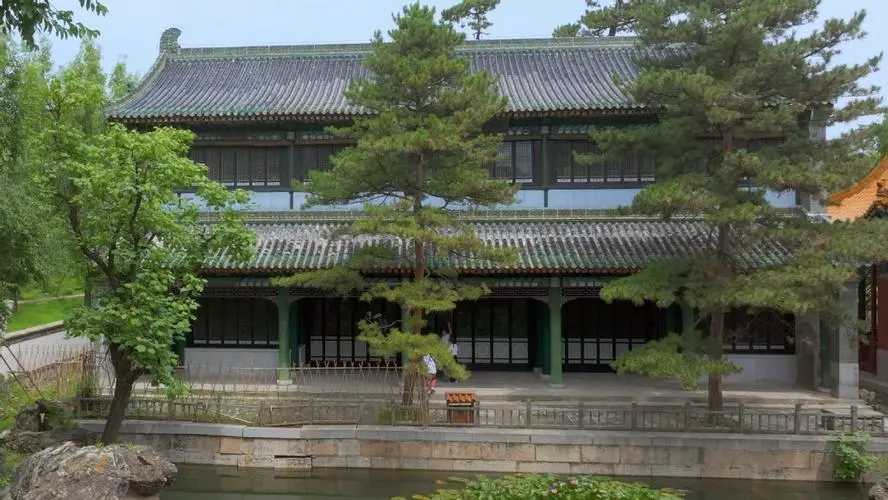 着力构建中国特色管理学体系